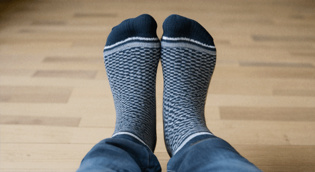 Enfiler des chaussettes été comme hiver est un confort pour les pieds